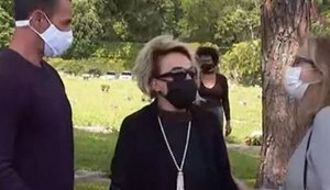 Ana Maria se despede de Tom Veiga em velório em SP