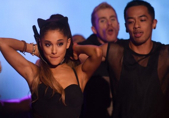 Fotógrafos profissionais são proibidos em shows de Ariana Grande no Brasil