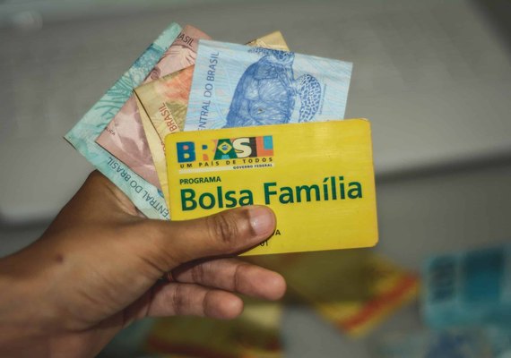 Alagoas tem 540 mil beneficiários e média recorde de R$ 671 no Bolsa Família