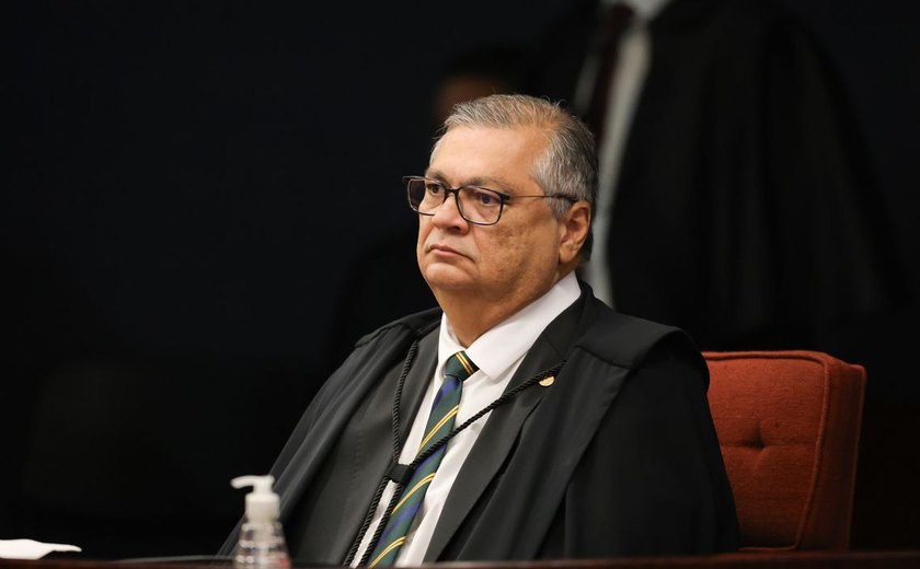 Dino abre apuração sobre emendas para produtora do filme de Bolsonaro