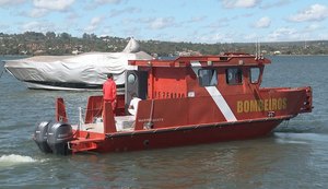 Corpo de Bombeiros faz buscas por homem que desapareceu de lancha no Lago Paranoá