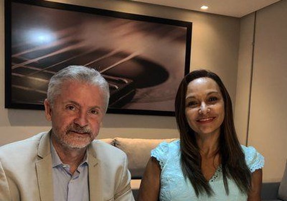 Liara Nogueira assina contrato com a Nova Brasil FM Maceió