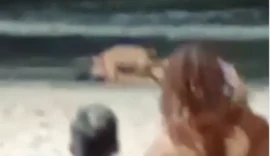 Casal vai parar nas redes sociais após ser flagrado fazendo sexo na areia da praia de Ponta Verde