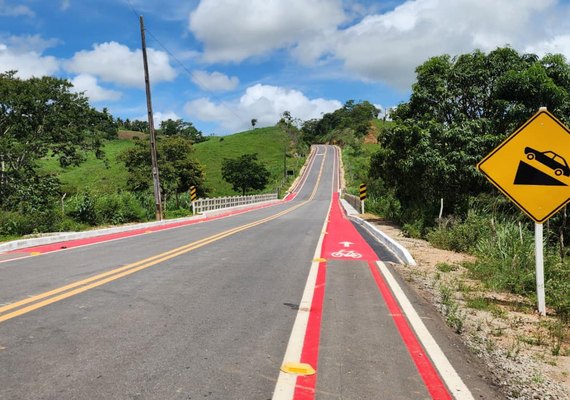 Obra do Alagoas de Ponta a Ponta liga BR-101 à AL-220 entre Junqueiro e Campo Alegre