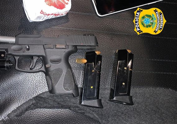 Homem é preso pela PRF por receptação e porte ilegal de arma em Rio Largo
