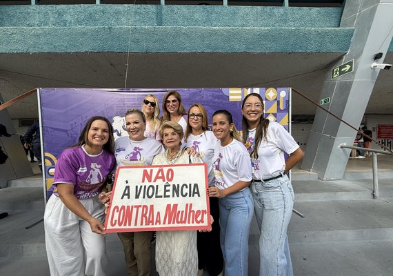 Rede de Atenção às Violências participa da Campanha Lugar de Mulher é no Rei Pelé