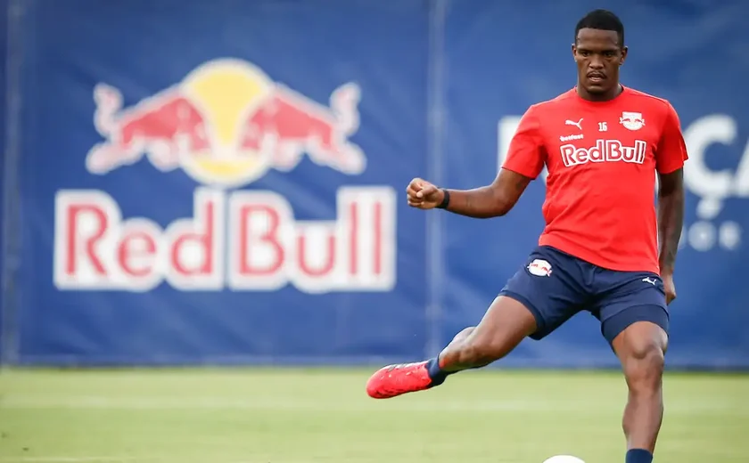 Zagueiro do Red Bull Bragantino é suspenso por fala machista contra árbitra