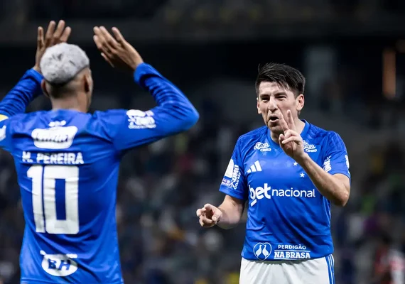 Cruzeiro vence Flamengo e Palmeiras agradece no Brasileirão
