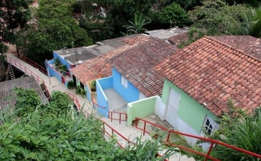 Vida Nova nas Grotas alcança marca de quase 10 km de escadarias construídas em Maceió