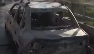 Veículo pega fogo na Ponte do Reginaldo e queima totalmente; suspeita é de incêndio criminoso