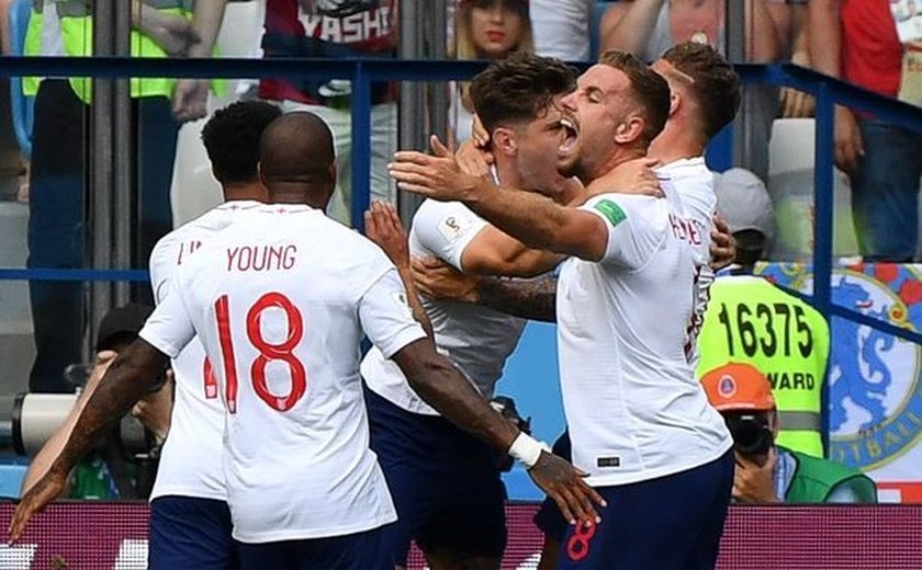 Inglaterra vence Panamá por 6x1