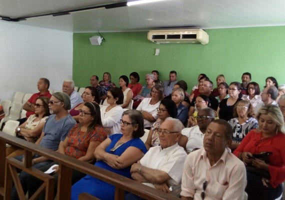 Servidores da Câmara podem paralisar atividades em Arapiraca