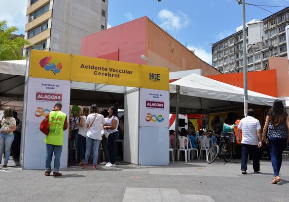 Hospital Geral do Estado promove ação de prevenção ao AVC no Centro de Maceió