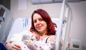 Mães internadas na maternidade do Hospital da Cidade recebem homenagem especial