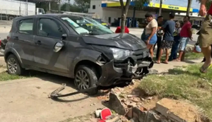 Acidente na BR-104 deixa duas pessoas feridas