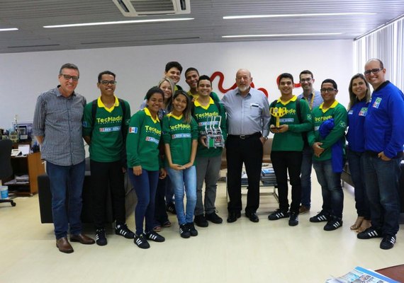 Equipe de robótica Tecmade/Sesi é agraciada pela Câmara de Maceió