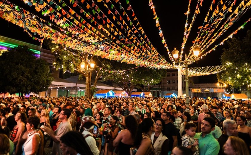 Paulo Barba, Renato Braz e grandes nomes da música brasileira movimentam o Theatro Homerinho