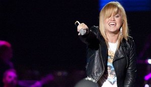 Cantora Kelly Clarkson é anunciada como técnica do 'The Voice'