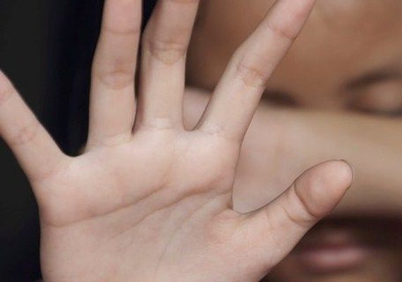 Homem é preso suspeito de estuprar e engravida enteada de 13 anos