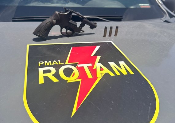Batalhão de Rotam apreende arma de fogo no bairro do Clima Bom