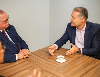 Renan Filho é recebido por liderança da Assembleia de Deus e destaca papel social da igreja em Alagoas