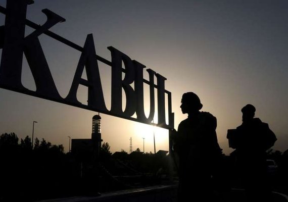 Talibãs vão adotar temporariamente Constituição datada da monarquia