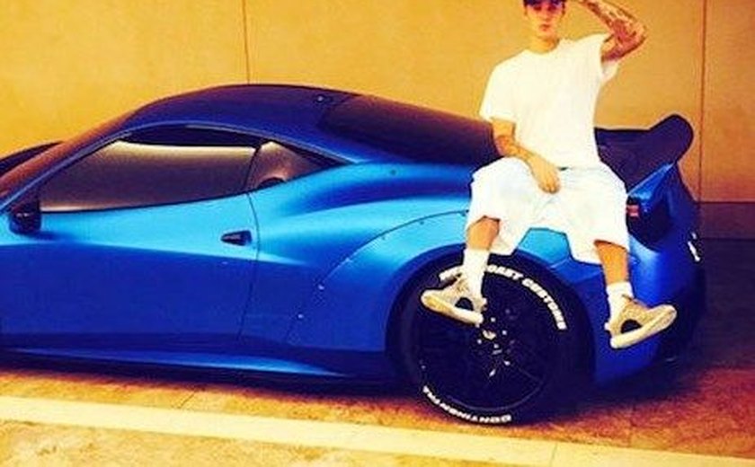 Justin Bieber perdeu Ferrari azul após balada e só a encontrou 3 semanas depois