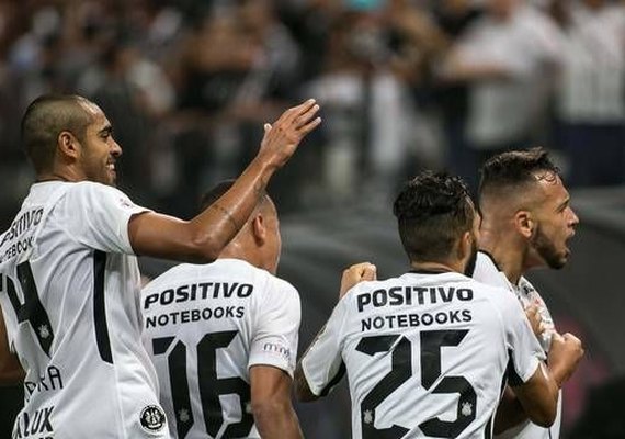 Corinthians vence Bragantino e avança às semifinais