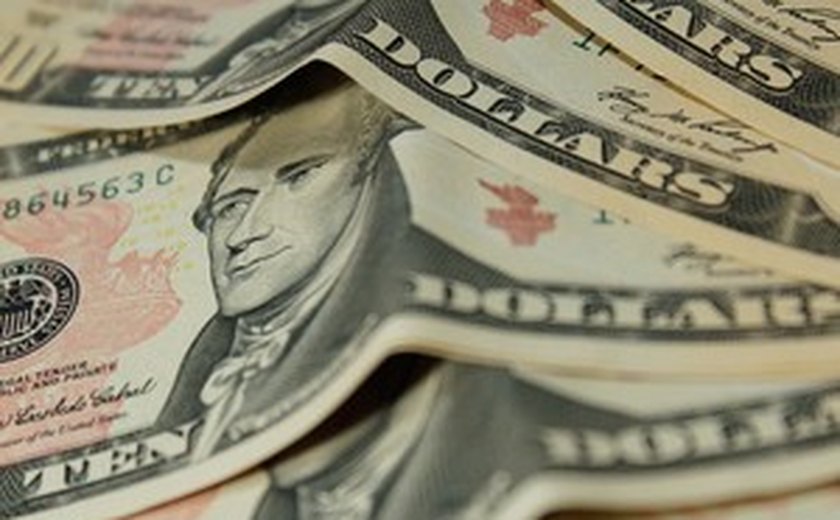 Dólar fecha cotado em R$ 3,86 nesta sexta e Bovespa sobe 0,61%