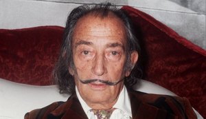 Exumação de Salvador Dalí revela bigode intacto do pintor surrealista