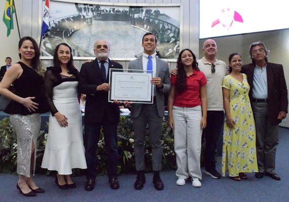Sessão solene destaca legado de Djalma Mello em Alagoas