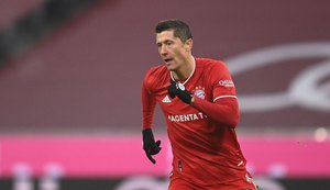 Lewandowski desbanca Messi e Cristiano Ronaldo e é eleito o melhor do mundo