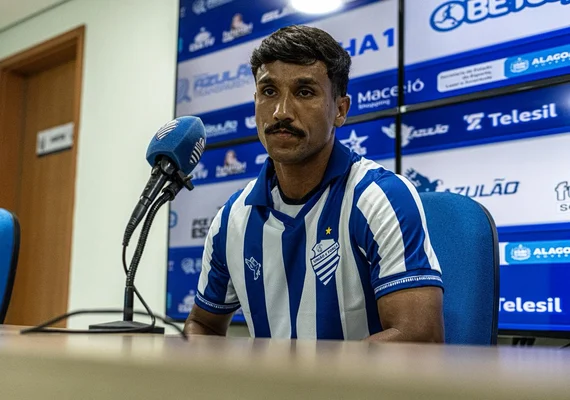 CSA apresenta Igor Guilherme e Ronaldo Mendes e projeta temporada 2026