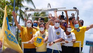 Alfredo percorre bairros em carreata e agradece vitória do 1º turno