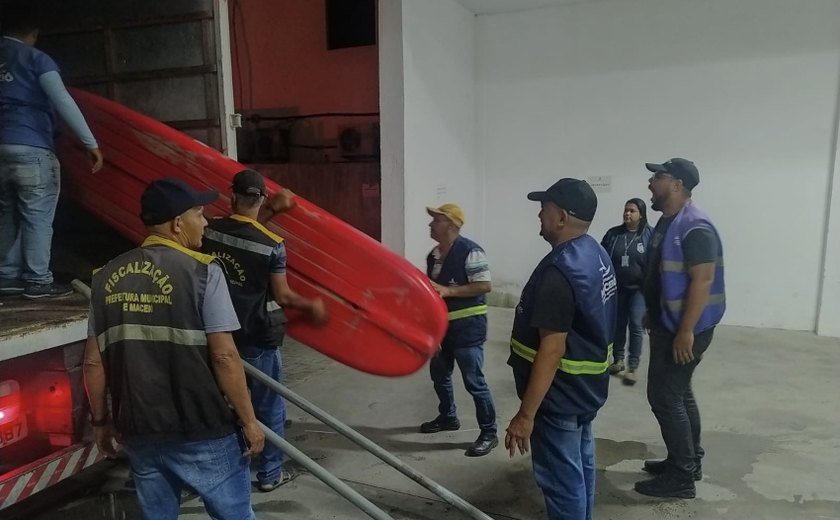 Operação apreende equipamentos deixados na orla marítima de Maceió