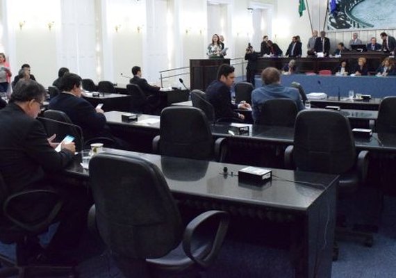 Deputados aprovam reajuste dos vencimentos dos servidores retroativo a 1º de maio