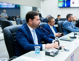 Vereador repercute entrega de pavimentação de 114 ruas na Santa Lúcia