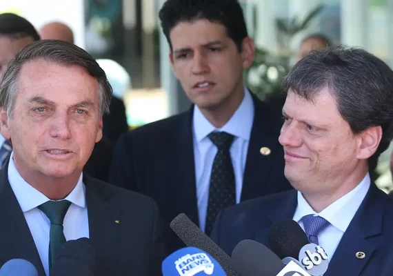 Jair Bolsonaro indica Tarcísio e mais 14 testemunhas em processo no STF