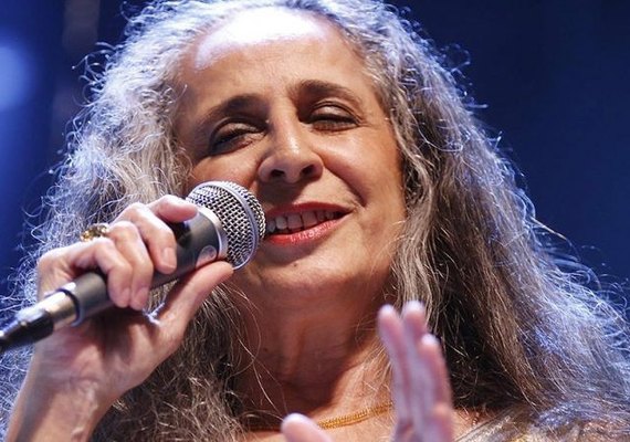 Maria Bethânia apresenta melhora e recebe alta de hospital no Rio de Janeiro