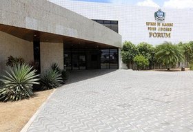 Ministério Público consegue condenação de acusado de matar mulher com 15 facadas