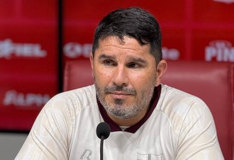 Técnico do CRB rebate acusações de injúria racial após vitória sobre o Sousa