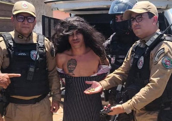 Homem preso vestido de mulher já matou 80 pessoas na Paraíba