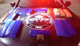 Ford Fiesta é parado com 20 tabletes de maconha escondidos em embalagem de ração