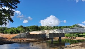 Ponte em construção promete mais segurança para moradores e produtores rurais de São Sebastião