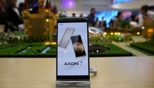 EUA proíbem venda de componentes para fabricante de telefones chinesa ZTE