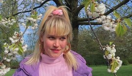 Modelo holandesa parecida com Xuxa chama atenção nas redes sociais