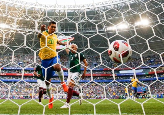 Brasil vence México com gols de Neymar e Firmino e vai às quartas da Copa