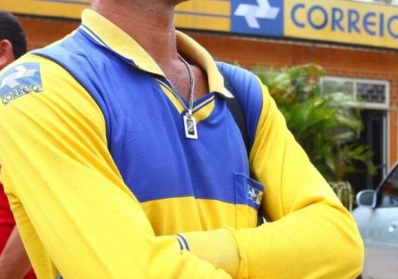 Jair Bolsonaro autoriza estudo para privatização dos Correios