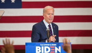 Democrata Joe Biden passa a apoiar impeachment de Trump