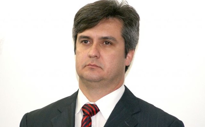 Delegado José Edson morre aos 44 anos, vítima de complicações da Covid